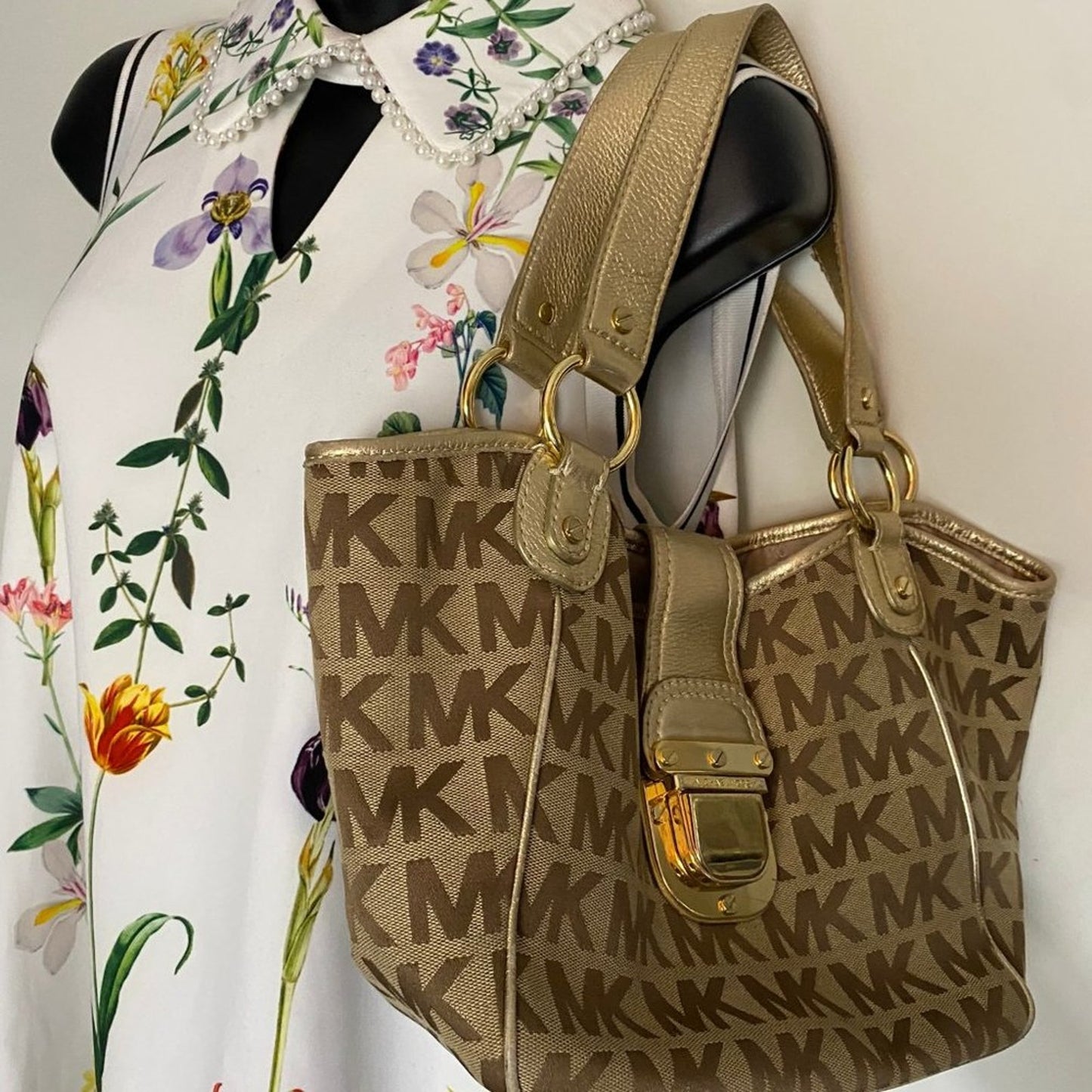Michael Kors Medium Brown/Gold Fabric Shoulder Bag