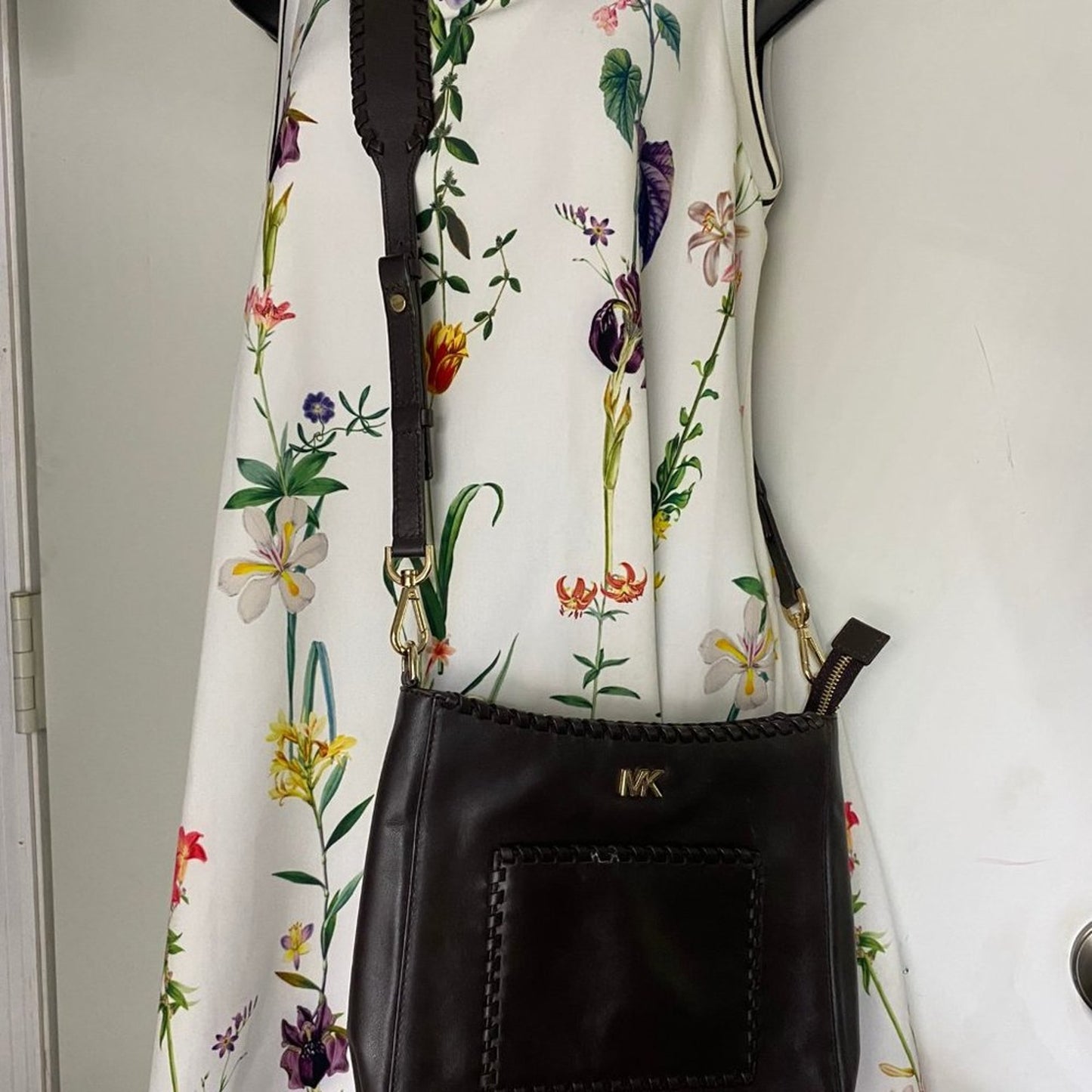 Like New Michael Kors Woven Seemed Crossbody Bag