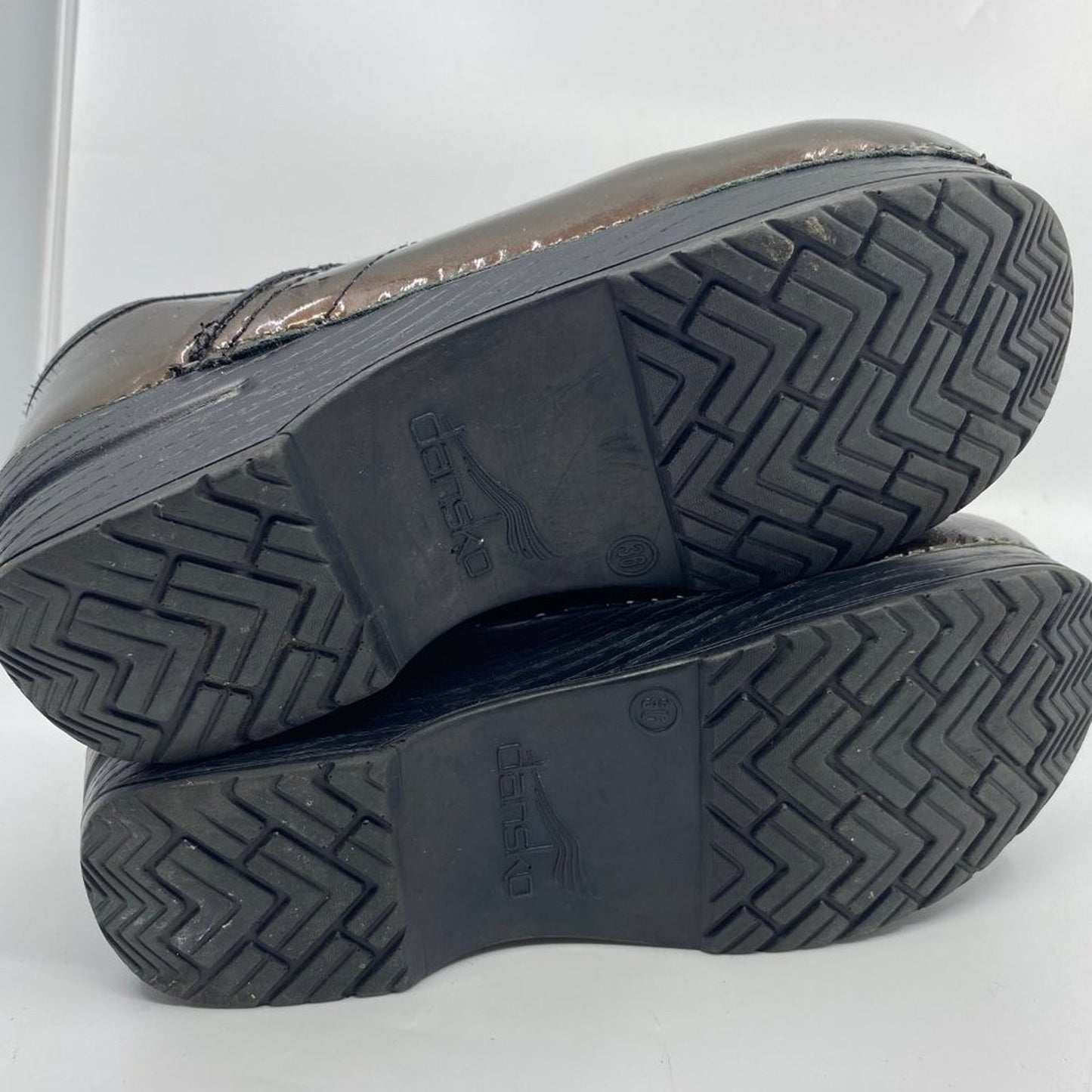 Dansko Dark Brown Unisex Clogs Size: EU 36