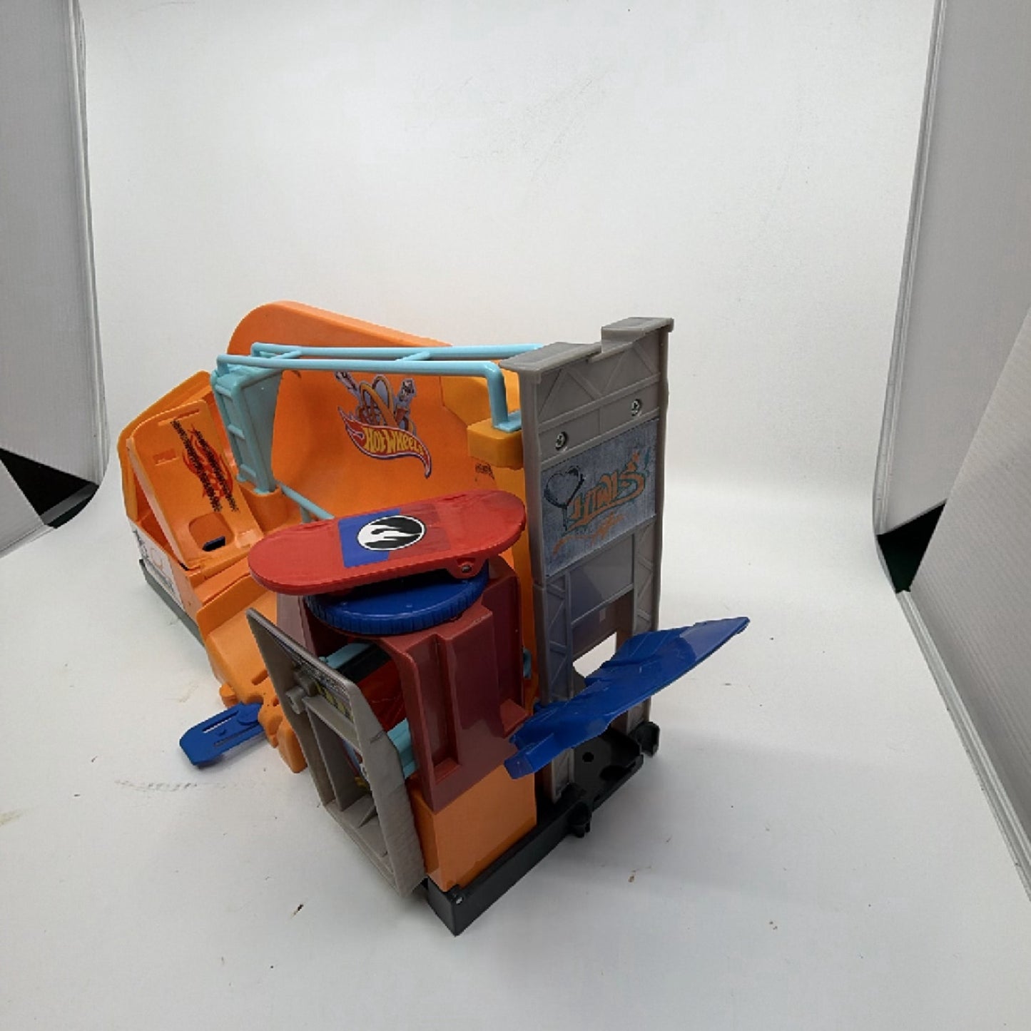 Orange Hot Wheels City Downtown Skate Park Playset