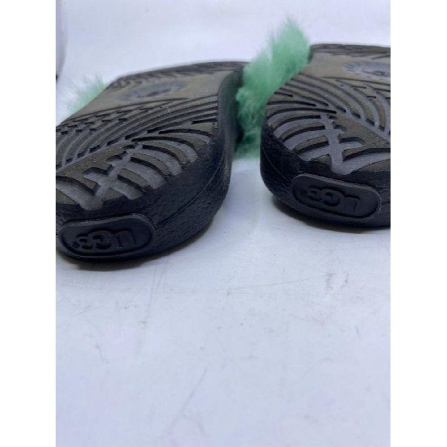 Ugg Australia Green Super Cute Puffed Sandals Size