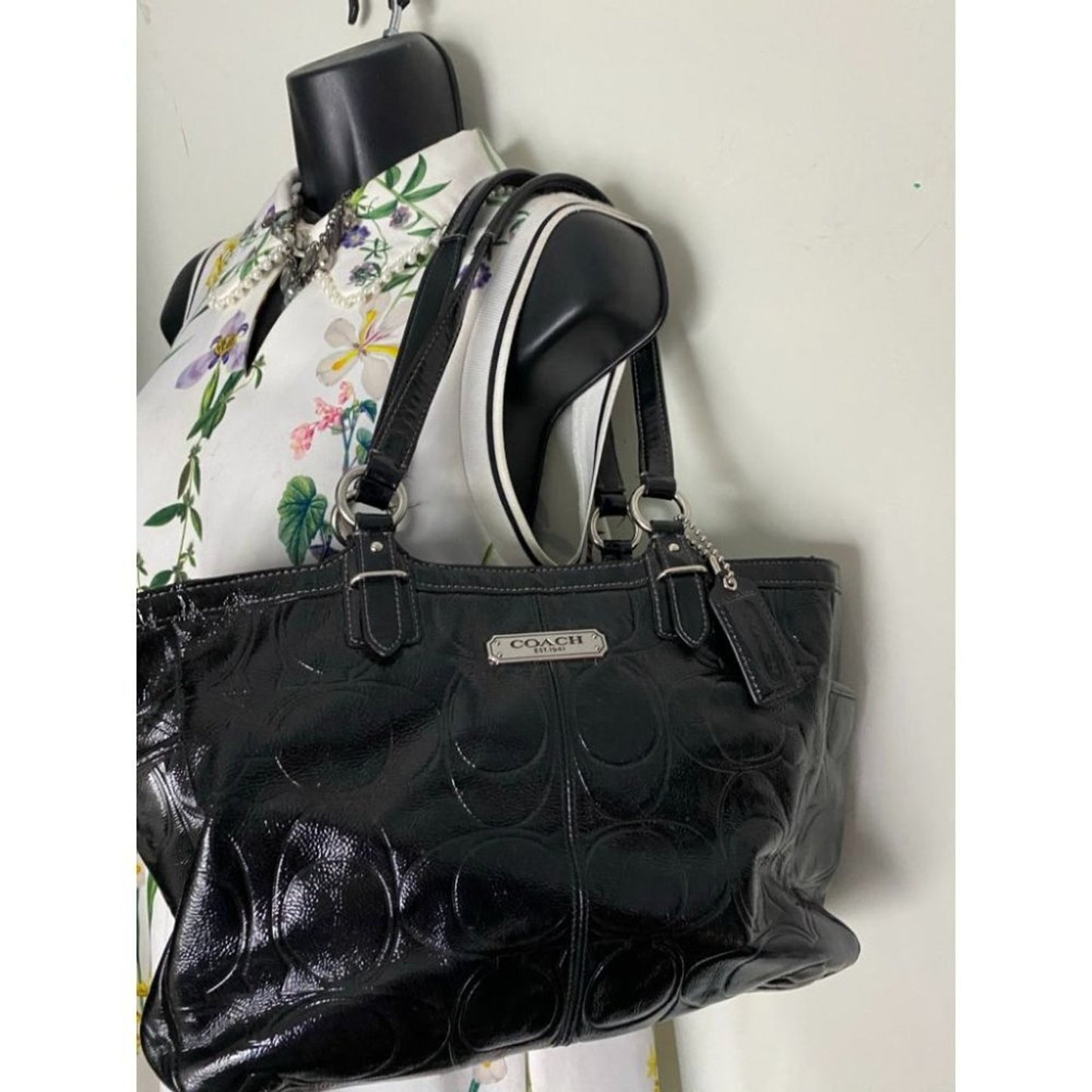 COACH Large Patent Leather Black Shoulder Bag