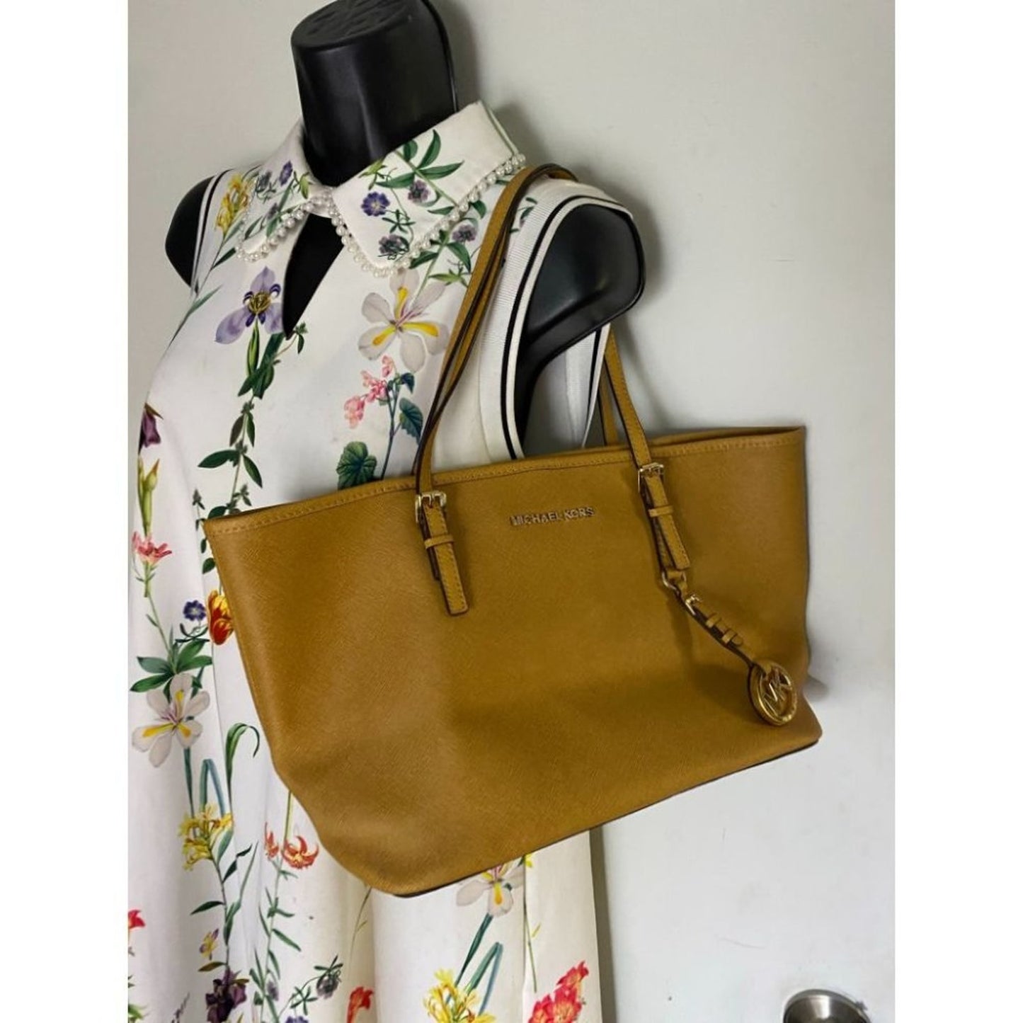 Michael Kors Orange Saffiano Leather Het Set Bag