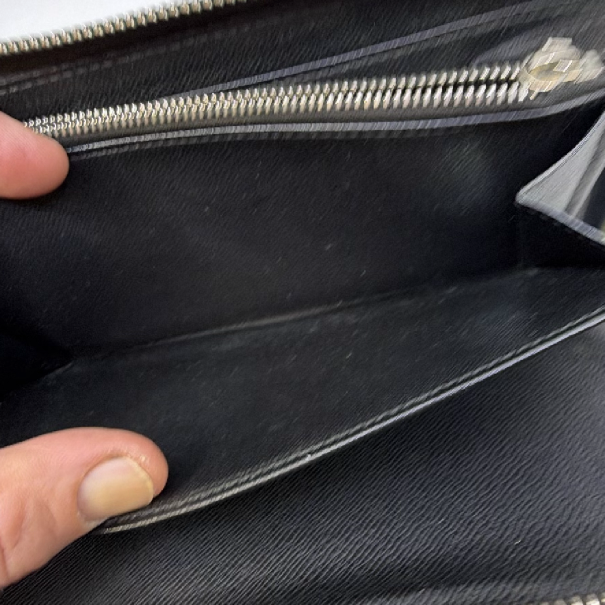Louis Vuitton Zippy Wallet Black Epi Leather Wallet