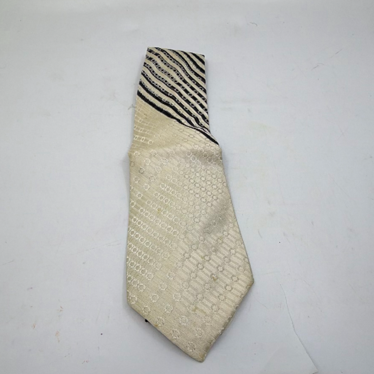 Pépin Cabin Beige Silk Striped Geometric Tie