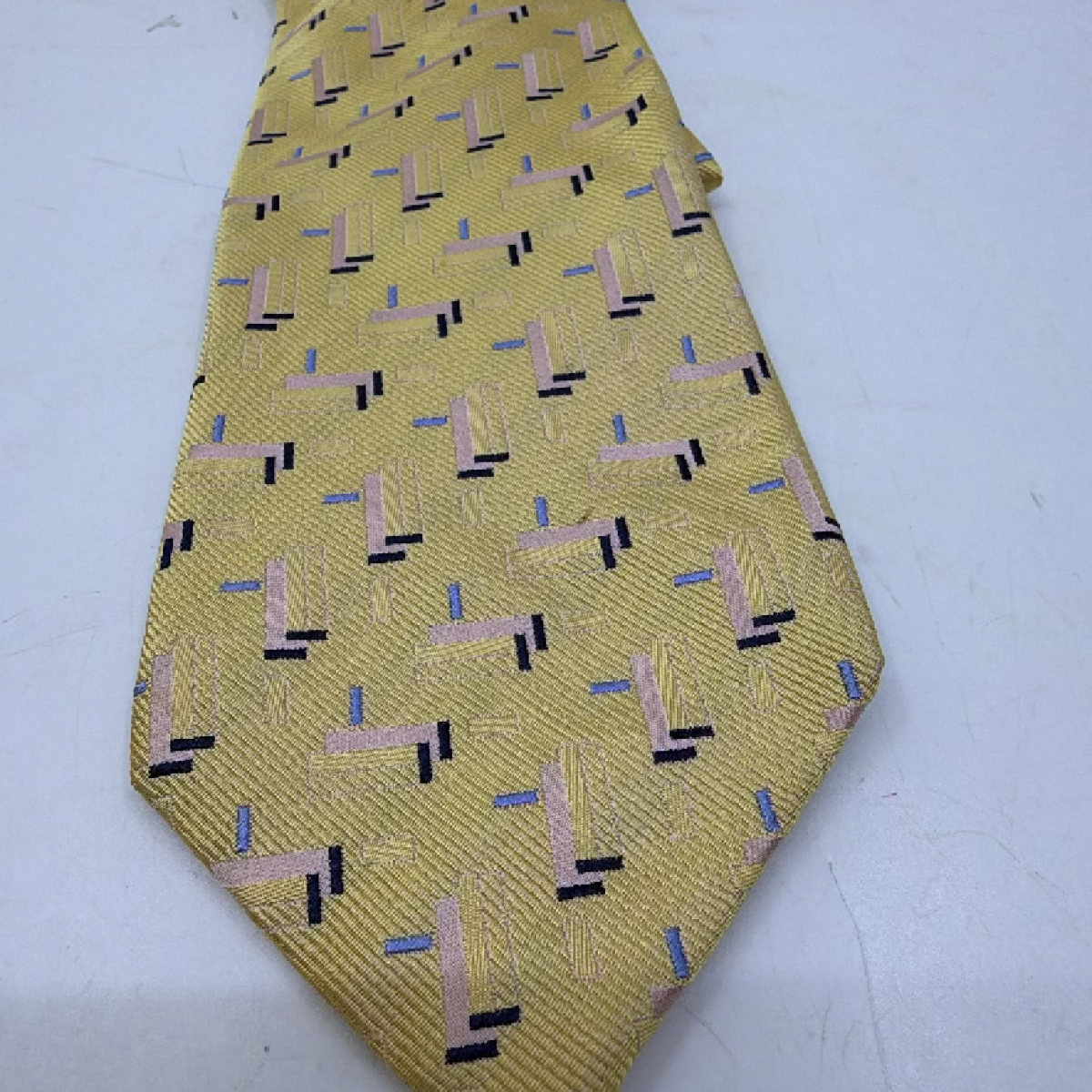 Courrèges Yellow Silk Geometric Pattern Tie