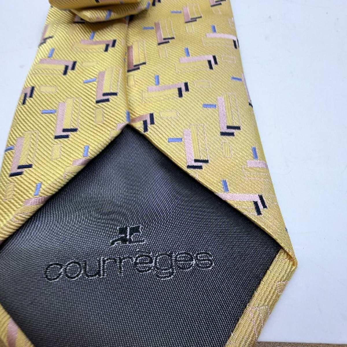 Courrèges Yellow Silk Geometric Pattern Tie