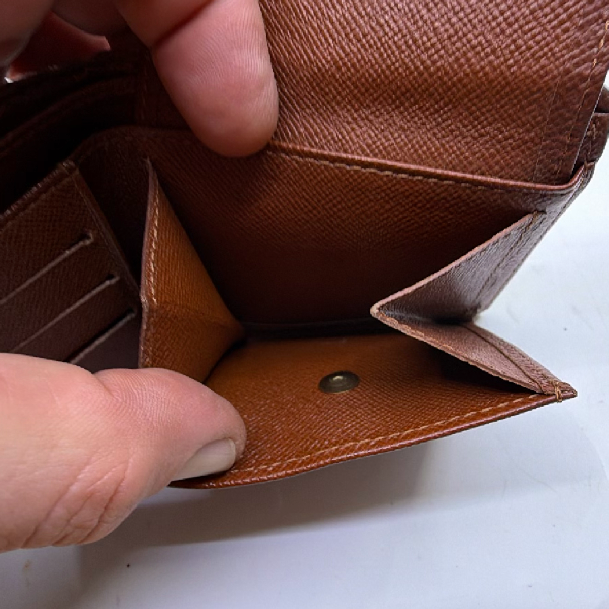 Louis Vuitton Monogram Porte Monnaie Billets Cartes Credit Wallet