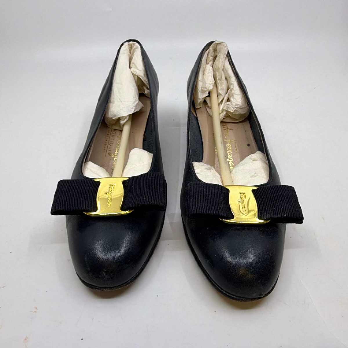 Salvatore Ferragamo Vara Black Leather Pump