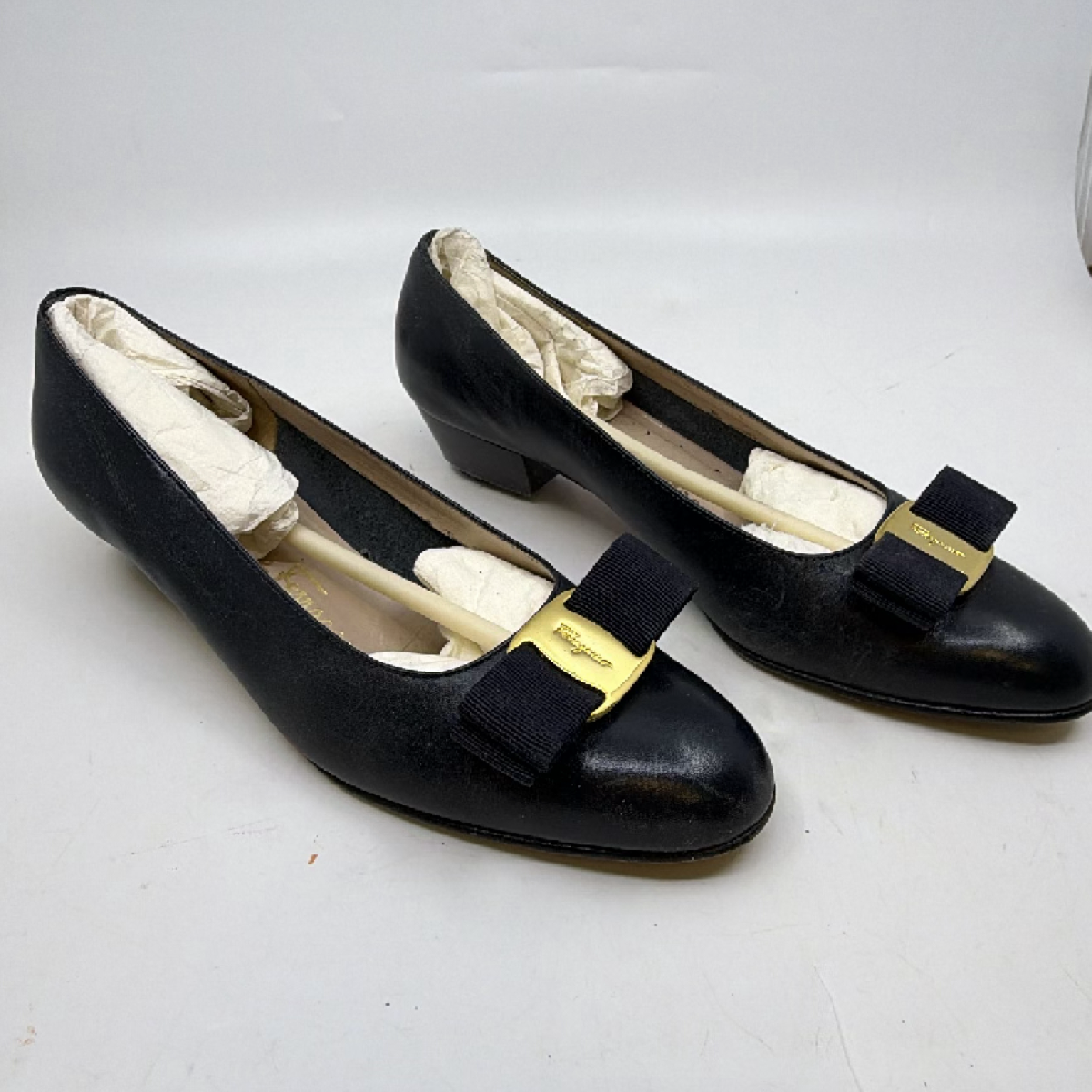 Salvatore Ferragamo Vara Black Leather Pump