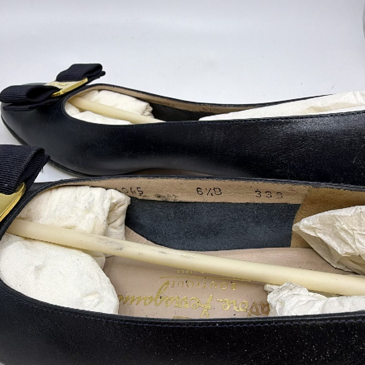 Salvatore Ferragamo Vara Black Leather Pump