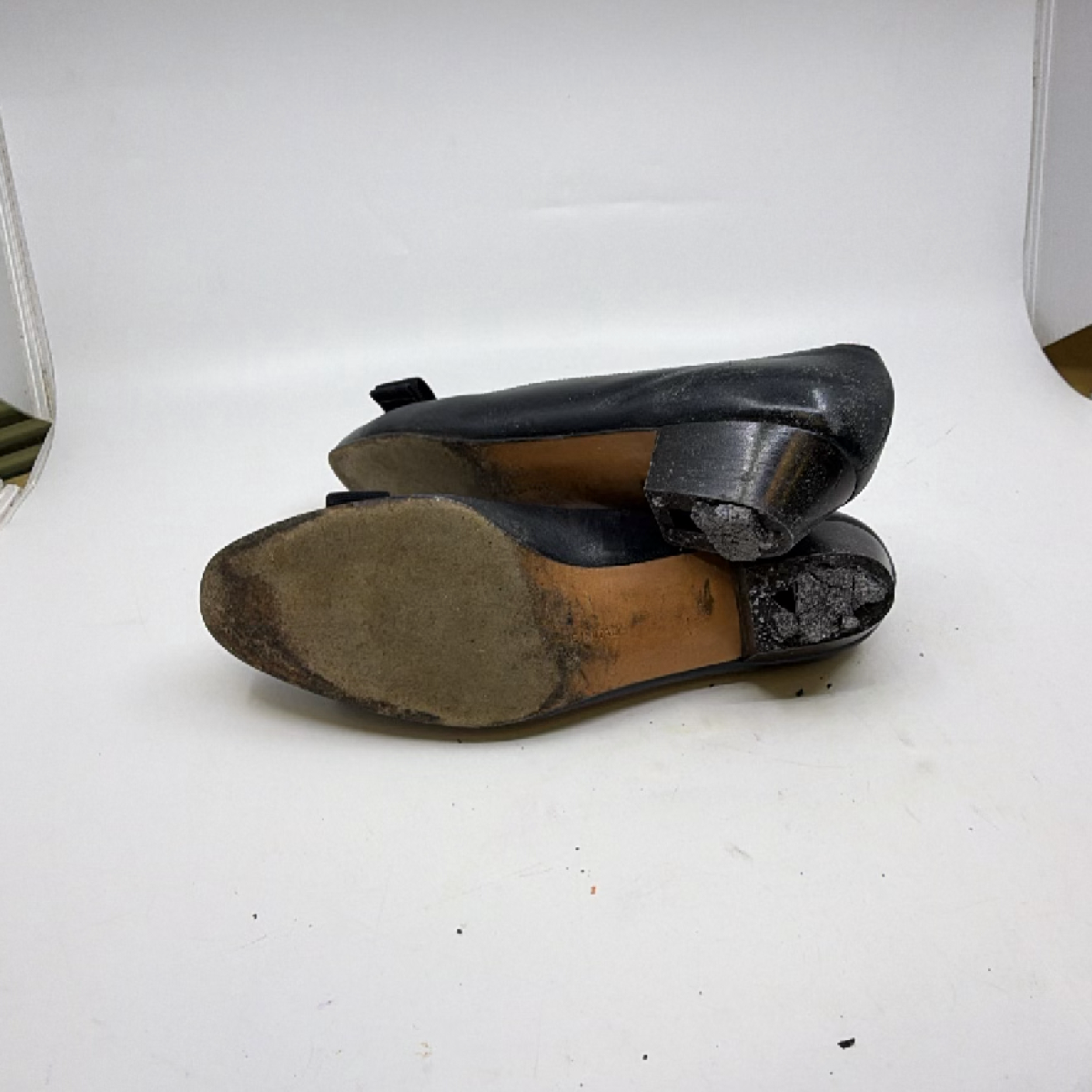 Salvatore Ferragamo Vara Black Leather Pump