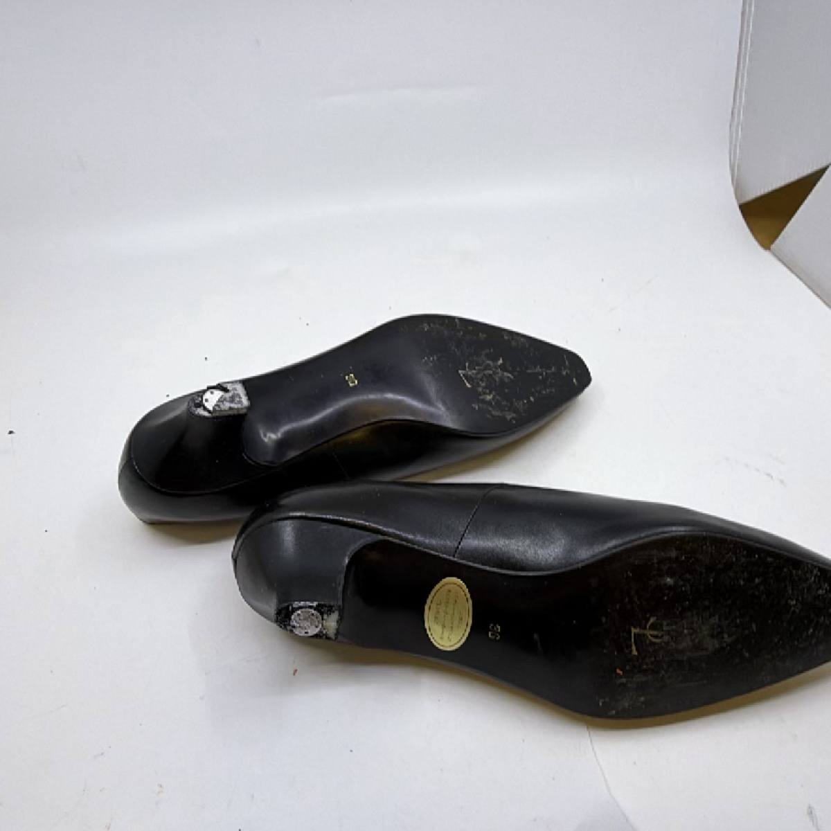 Yves Saint Laurent Buckle Kitten Heel Black Leather 36 Pump