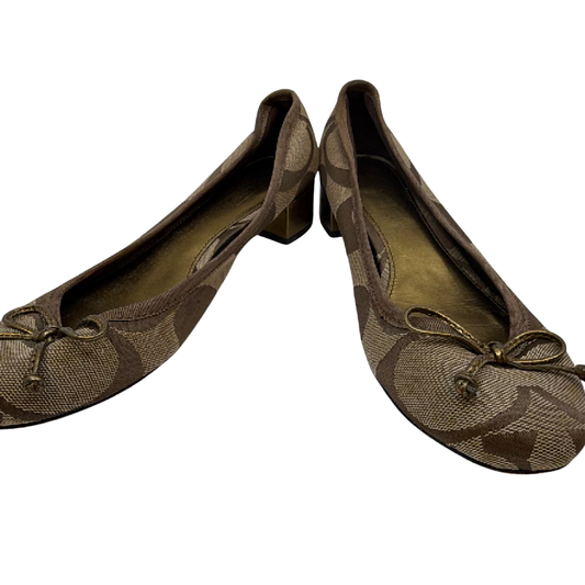 Coach Signature C Bow Brown Canvas 7.5M Pump