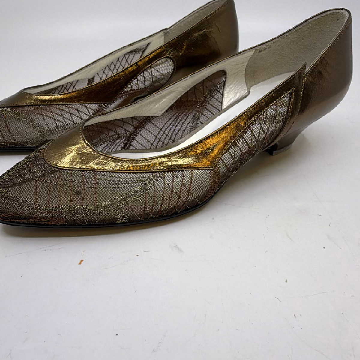 Lanvin Pointed Toe Kitten Heel Bronze Metallic Mesh Pump