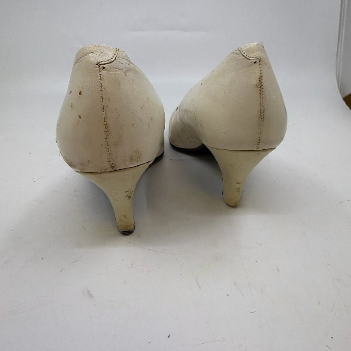 YSL Pointed Toe Cream Leather 35.5 Kitten Heel Pump