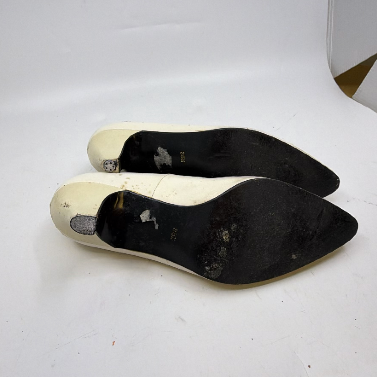 YSL Pointed Toe Cream Leather 35.5 Kitten Heel Pump