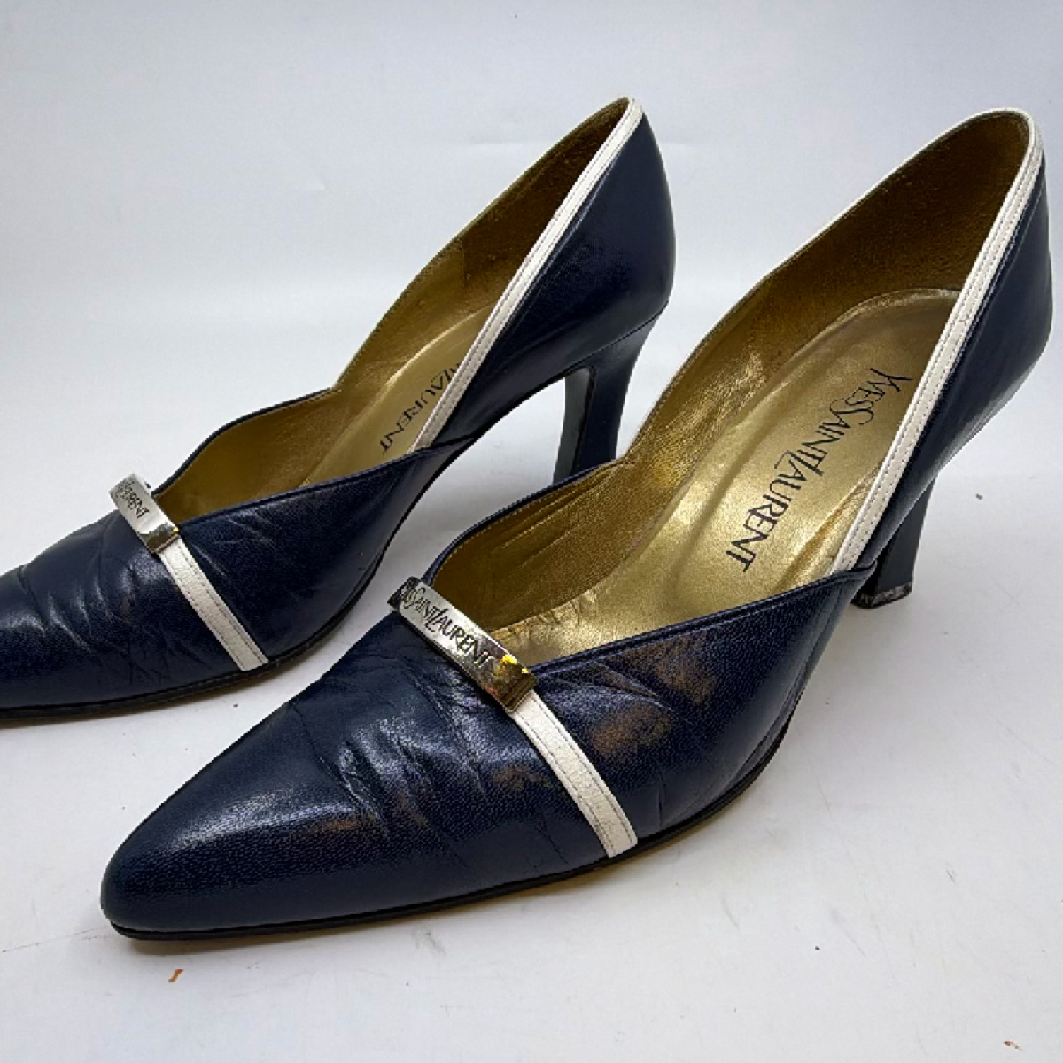 Yves Saint Laurent Pointed Toe Blue Leather Pump