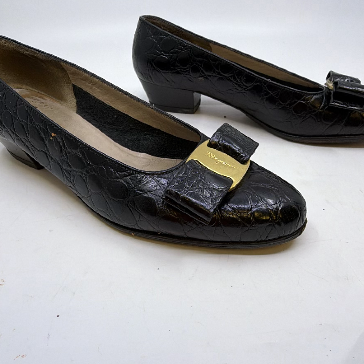 Salvatore Ferragamo Vara Black Croc-Embossed Leather 4.5C Pump