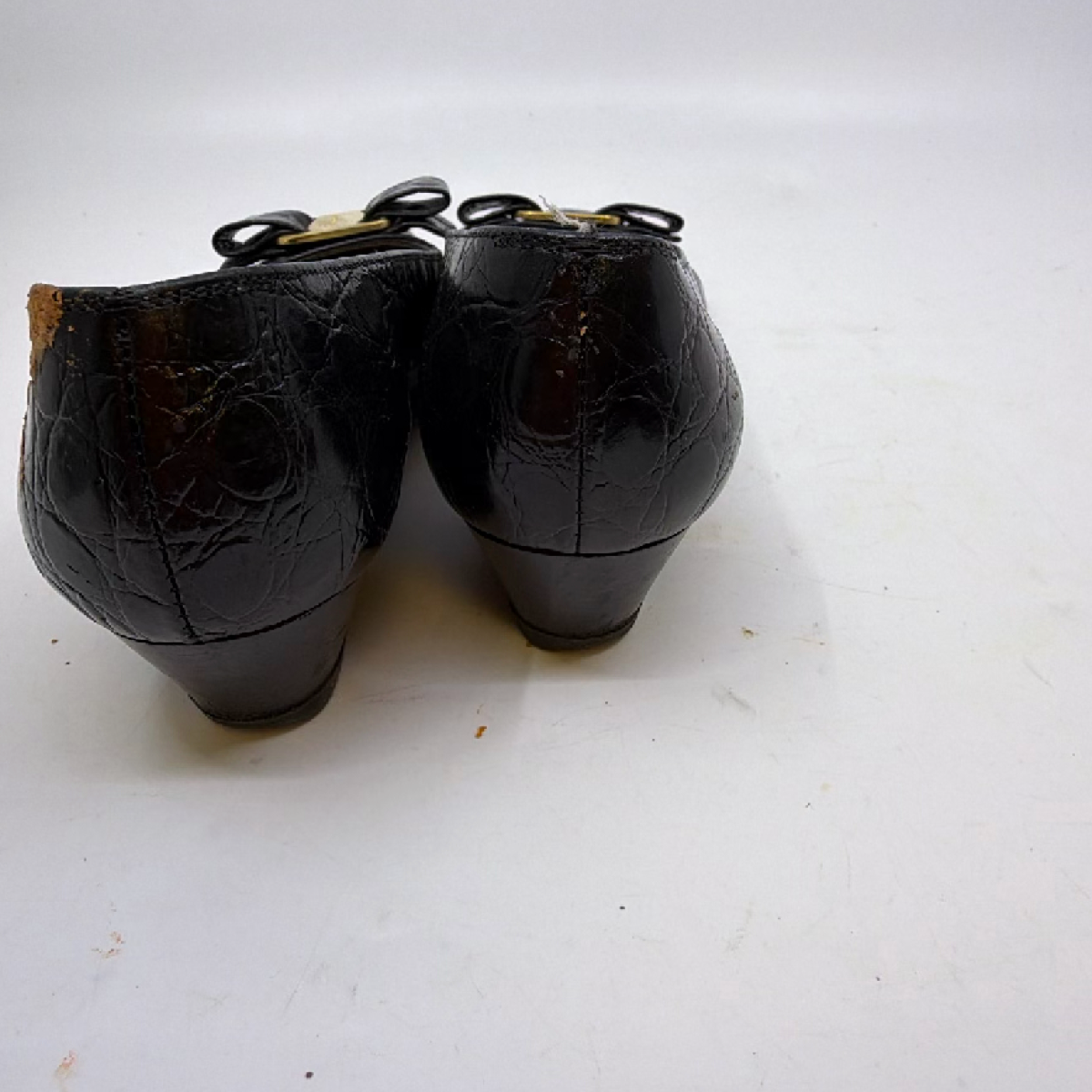 Salvatore Ferragamo Vara Black Croc-Embossed Leather 4.5C Pump