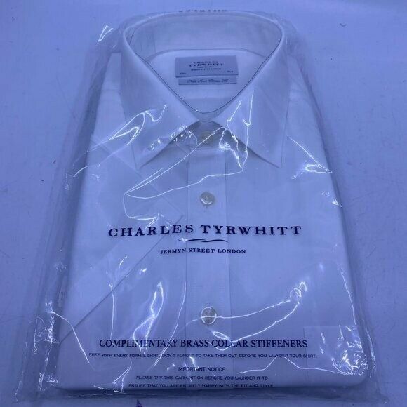 Charles Tyrwhitt White non iron poplin short sleeve classic fit