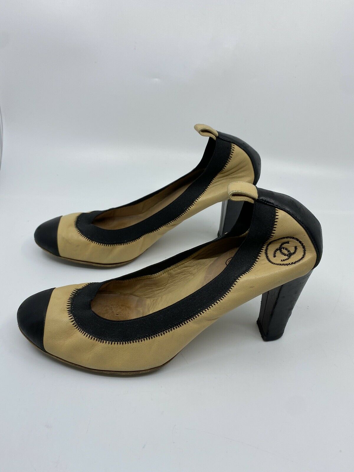 Chanel Cap Beige/ Black Toe high heels 37.5