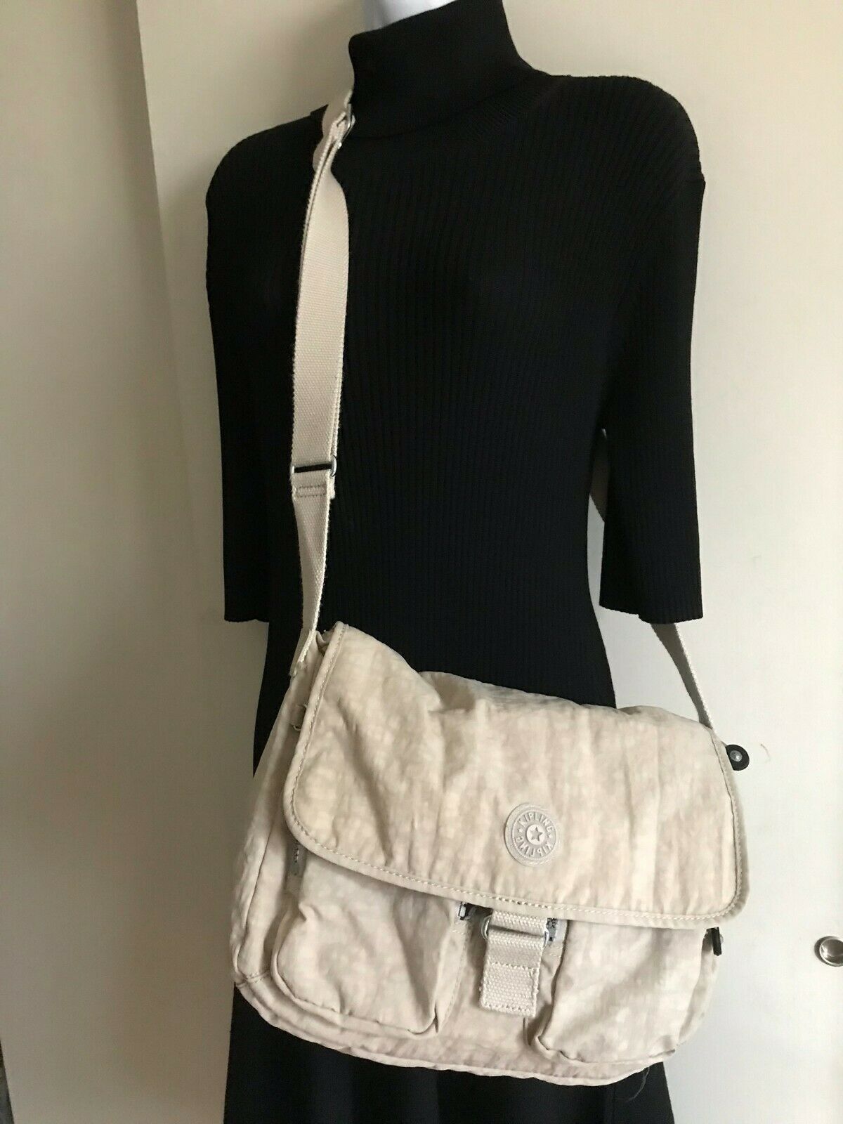 Kipling White Cross body