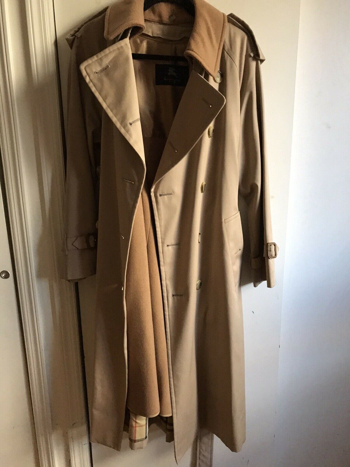 BURBERRY Men’s Khaki Trench Coat Excellent! XL