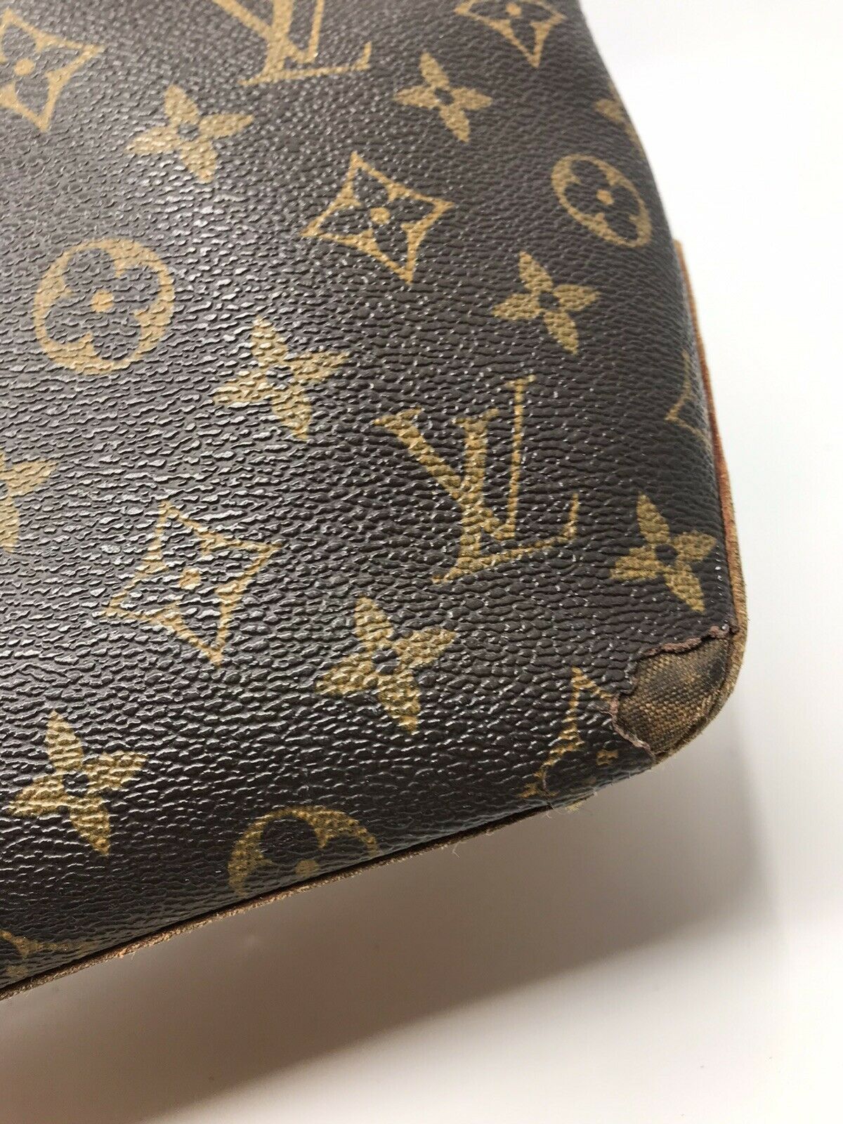 LOUIS VUITTON Cabas Mezzo Tote Bag