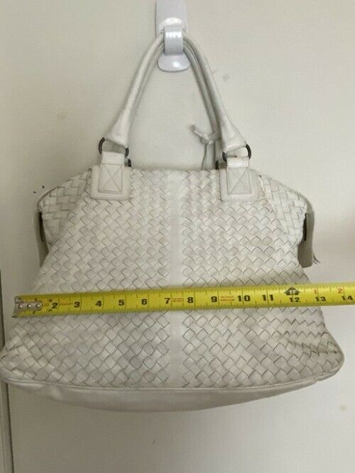 bottega veneta white woven leather shoulder bag
