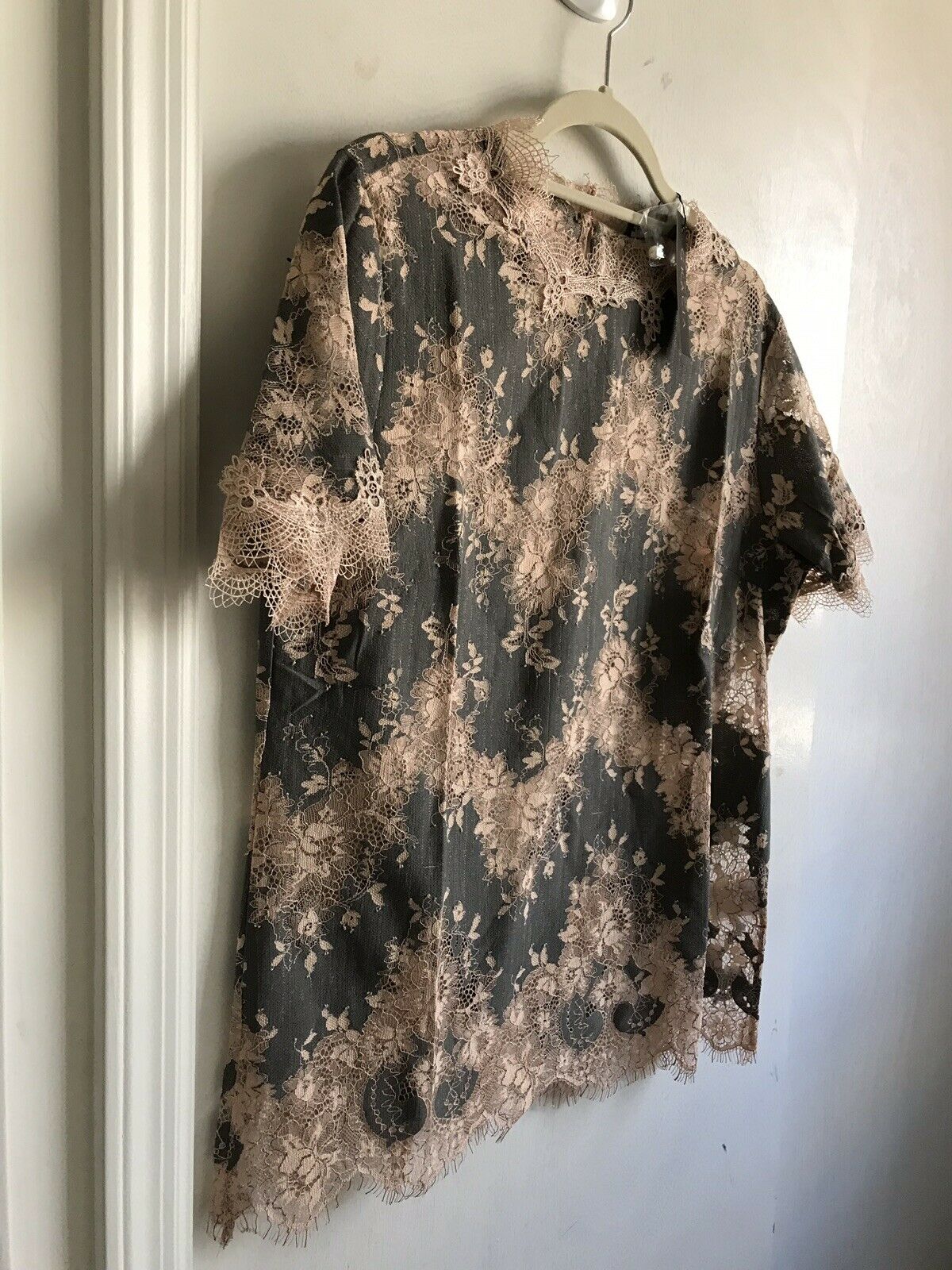 NWT! GRACIA Lace Top Sz Large