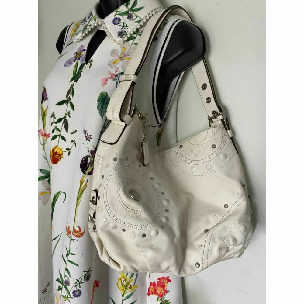 Coach White Medium Leather Shoulder/Handbag