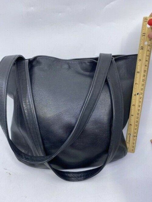 coach vintage black leather shoulder bag