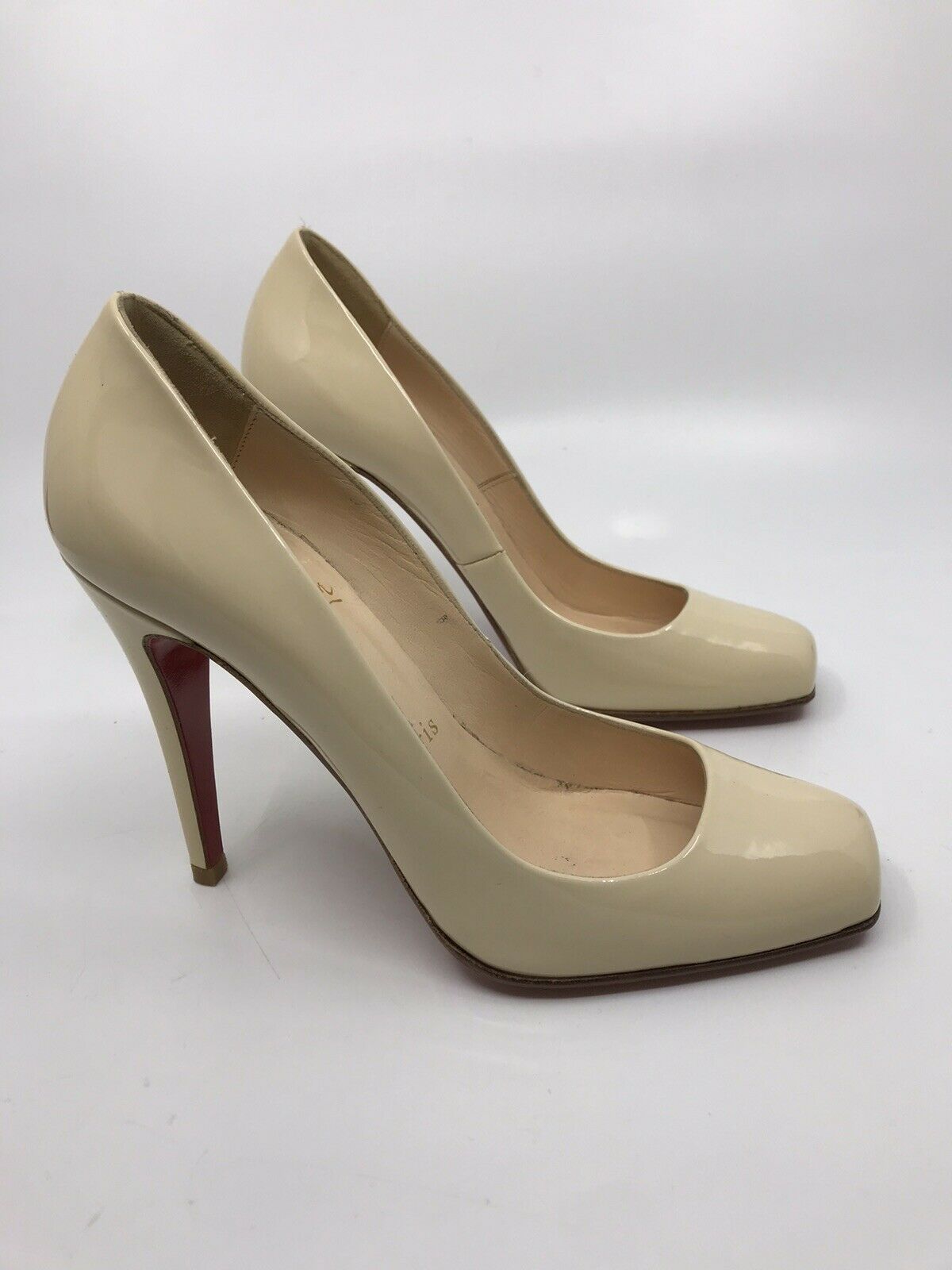 CHRISTIAN LOUBOUTIN Beige Patent high heel classic pumps 37