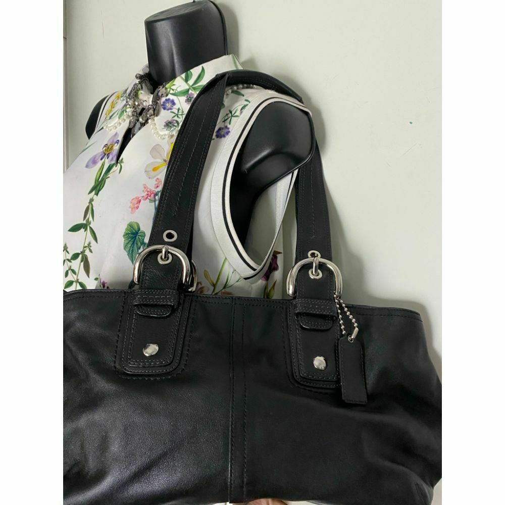 COACH Medium/ Large Leather Black Shoulder Bag