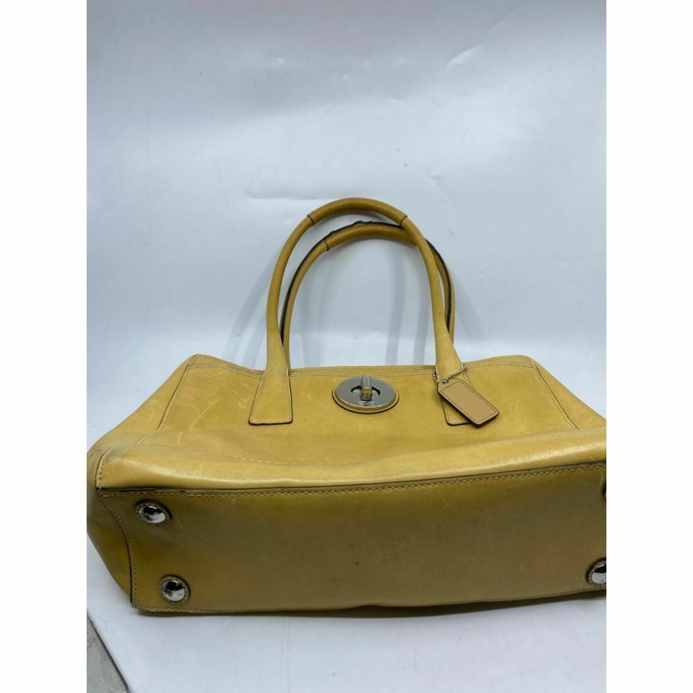 COACH Medium/ Large Leather Gold Shoulder Bag