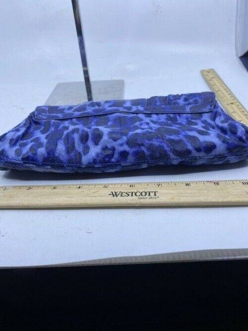 guess xl navy blue fabric clutch