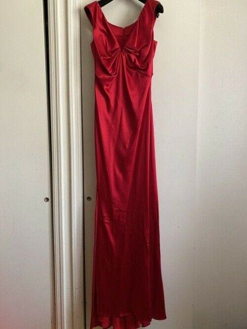 carolina herrera red new gown msrp