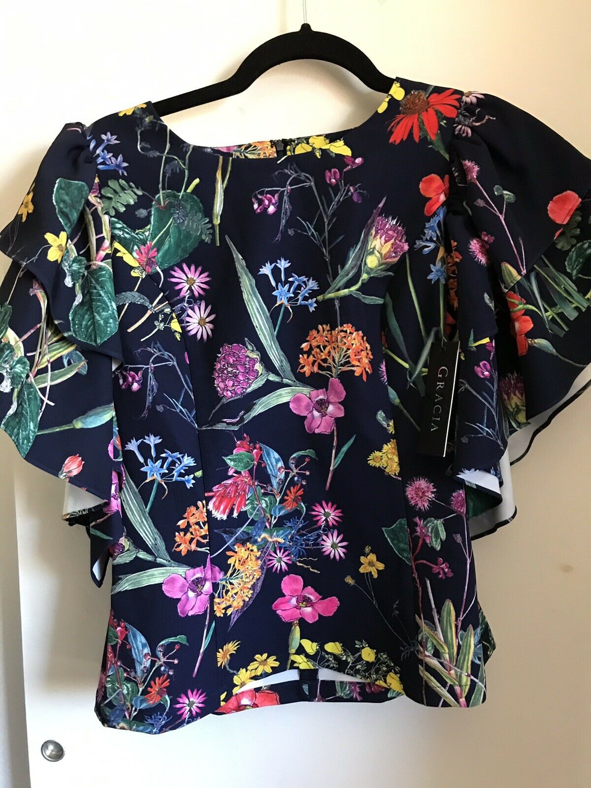 NWT Gracia Floral Navy W/ Statment Sleeves Small