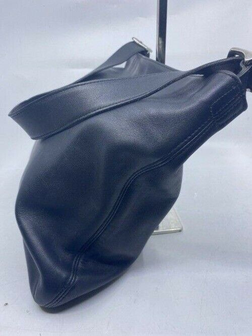 coach vintage handbag great find black leather shoulder bag