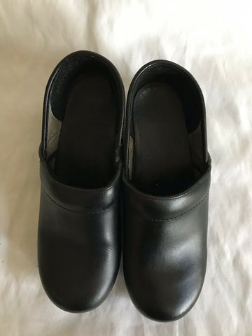 Dansko Classic Clogs - Black-size US 8.5