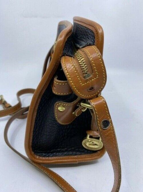 dooney and bourke vintage classic brown black leather cross body bag