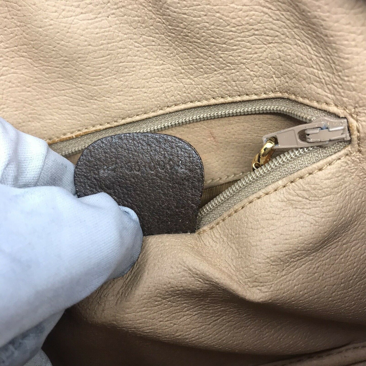 GUCCI Vintage Crossbody Bag All Over Signature