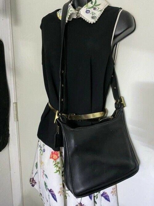 coach vintage medium black leather cross body bag