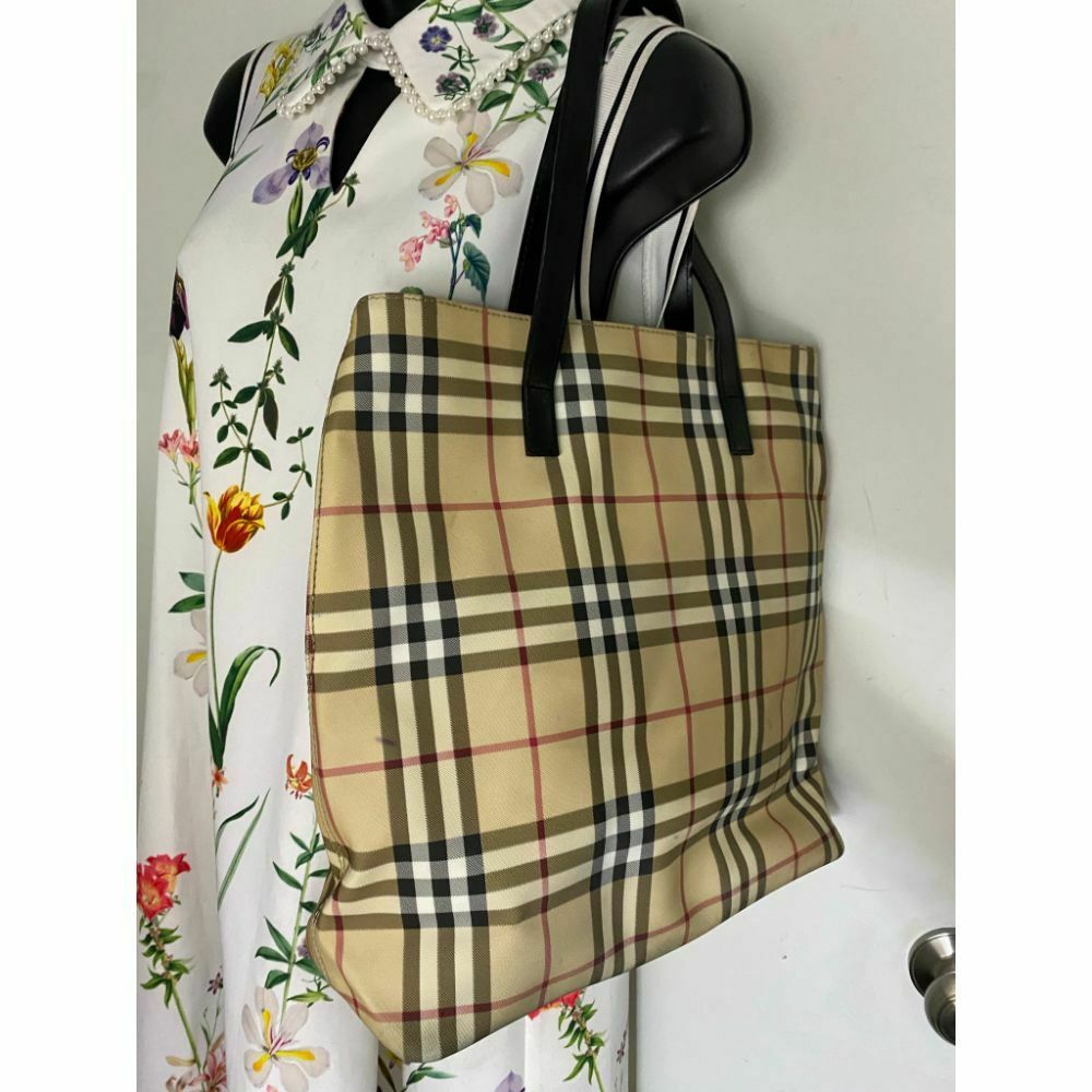 BURBERRY Large Nova Check Cream Gray Tote Bag