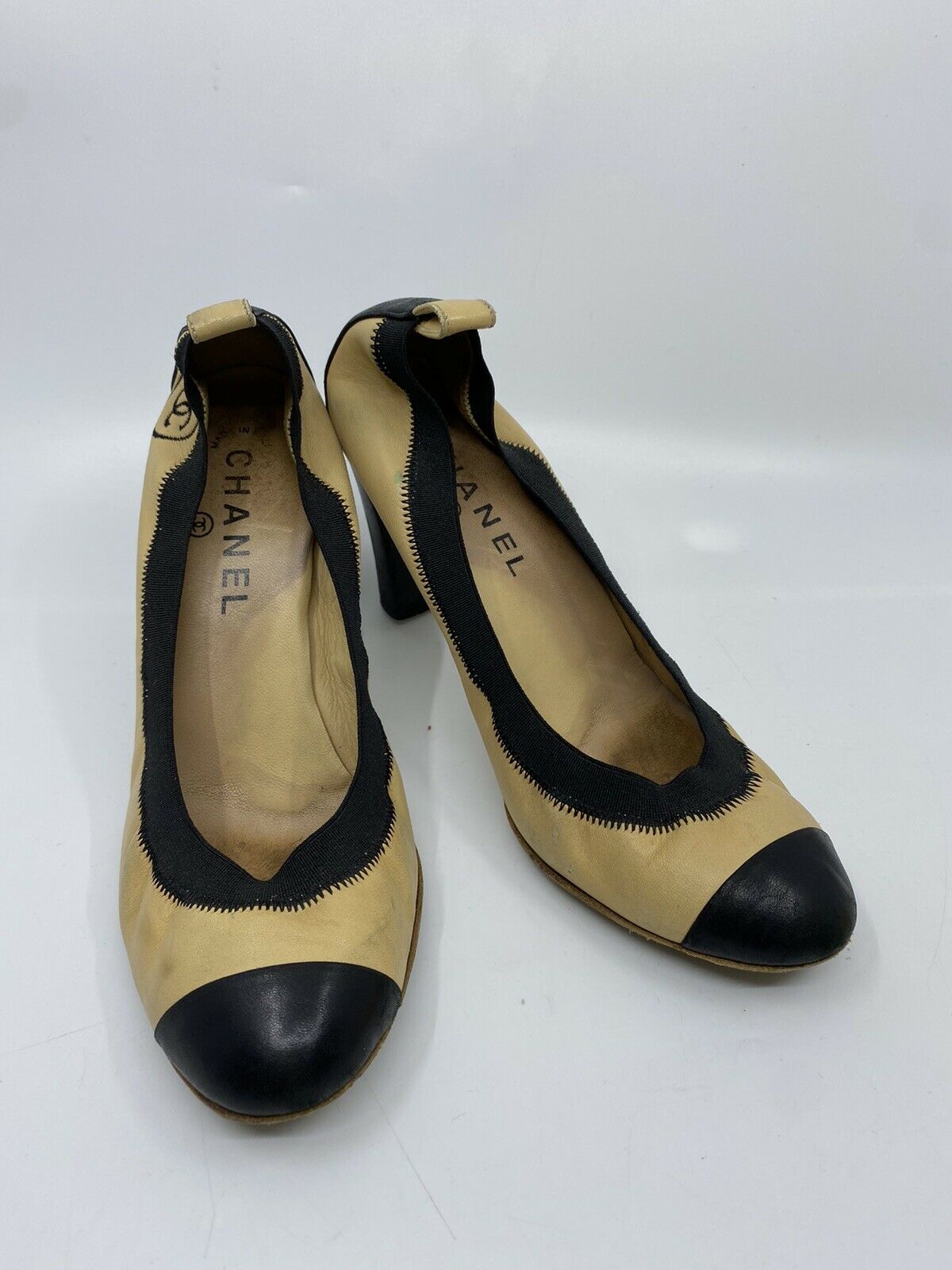 Chanel Cap Beige/ Black Toe high heels 37.5