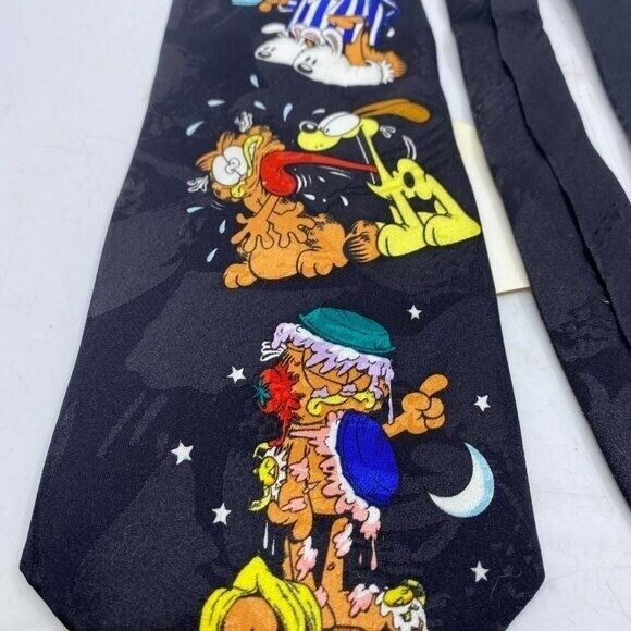 Addiction Garfield Monday the 13 Tie