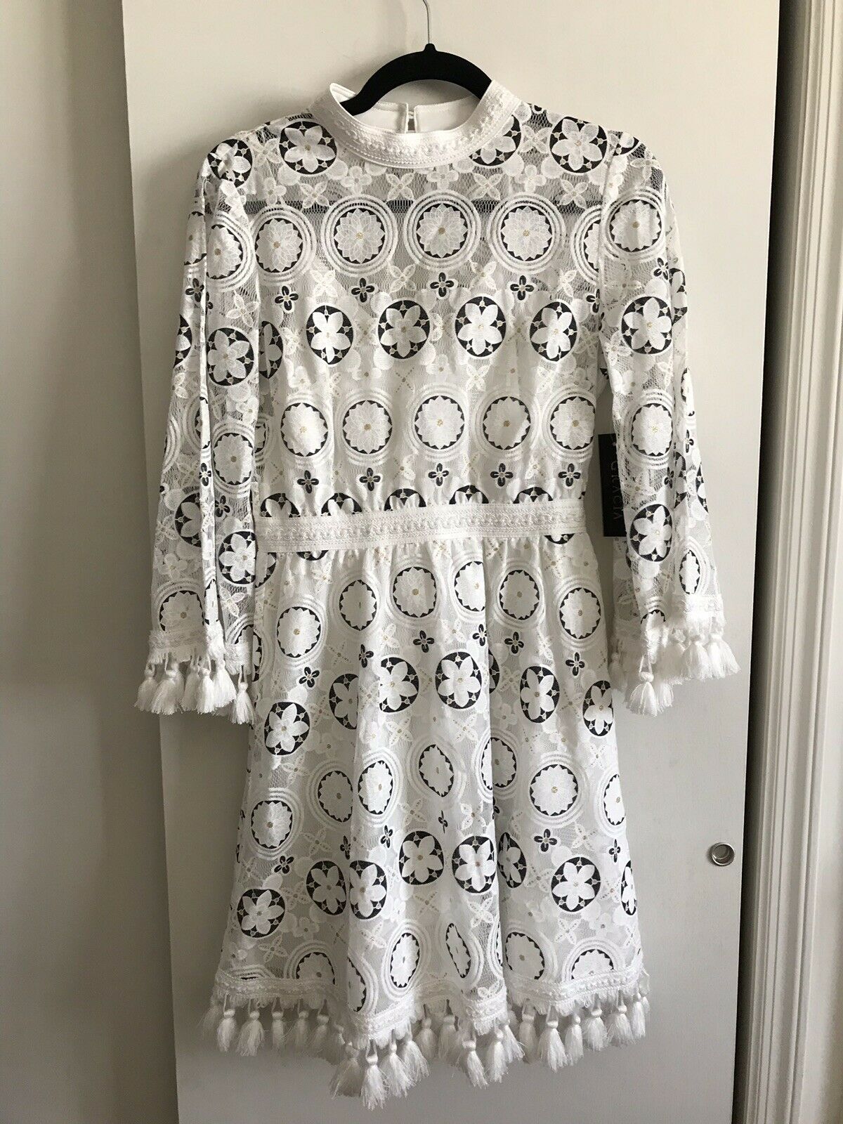 NWT! Gracia Lace Romber W/ Fringe