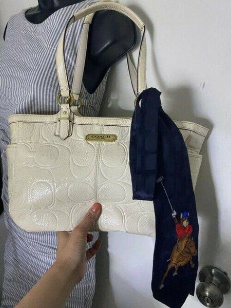 coach w w detachable specialty tie accent cream shoulder bag