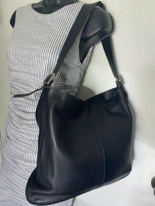 coach vintage handbag great find black leather shoulder bag